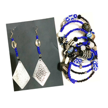 Load image into Gallery viewer, Queens Collection